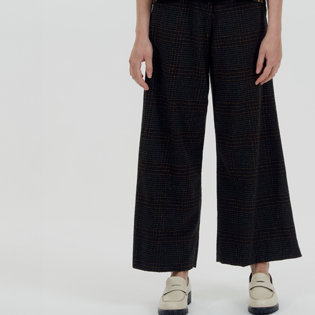 Cropped Wide Leg Pant
